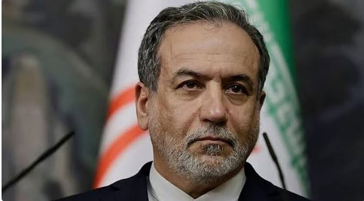 «عراقجي»: فتح المرور الكامل لجميع السفن التجارية عبر مضيق هرمز