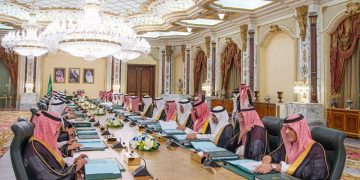 مجلس الوزراء يتابع تطورات حركة الملاحة البحرية في مضيق هرمز