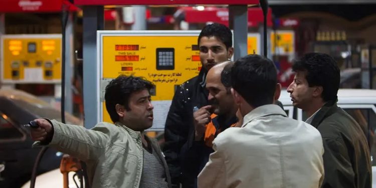 محافظ طهران: فقدنا أكثر من 18.5 مليون جالون من الوقود بسبب تدمير الخزانات