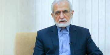 مقتل كمال خرازي متأثراً بإصابته في غارة سابقة