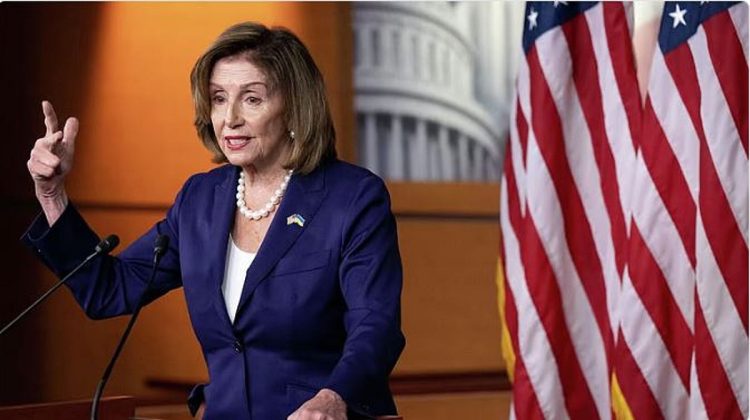 نانسي بيلوسي: تهديدات «ترامب» بالانسحاب من حلف الناتو هدية لنظيره الروسي