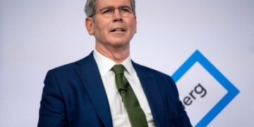 واشنطن تجمّد أصولاً إيرانية بقيمة 344 مليون دولار