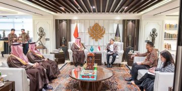 وزير الثقافة يزور متحف إندونيسيا الوطني في العاصمة جاكرتا