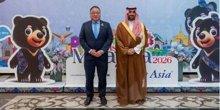 وزير الثقافة يستعرض العلاقات الثقافية الثنائية بين المملكة وماليزيا