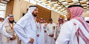 وزير الحج يتفقد جاهزية المخيمات في منى استعدادًا لموسم حج 1447هـ