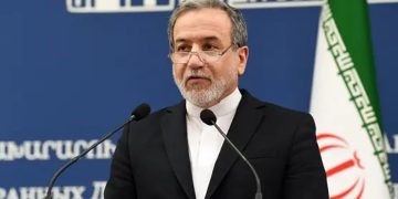 وزير الخارجية الإيراني: جيراننا هم «أولويتنا»