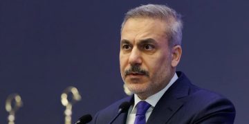 وزير الخارجية التركي يبحث مع مفاوضين أمريكيين آخر تطورات المحادثات الإيرانية