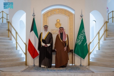 وزير الخارجية يناقش مع نظيره الكويتي أوضاع المنطقة