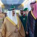 ولي العهد يستقبل ملك البحرين أثناء وصوله إلى جدة لحضور القمة الخليجية