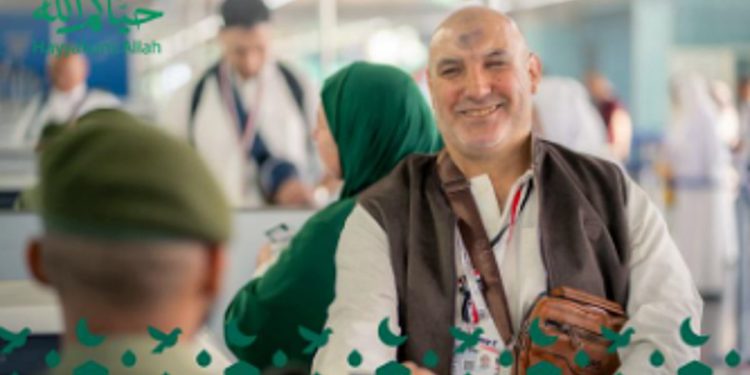 جوازات مطار الأمير محمد بن عبدالعزيز تستقبل أولى رحلات ضيوف الرحمن من مصر