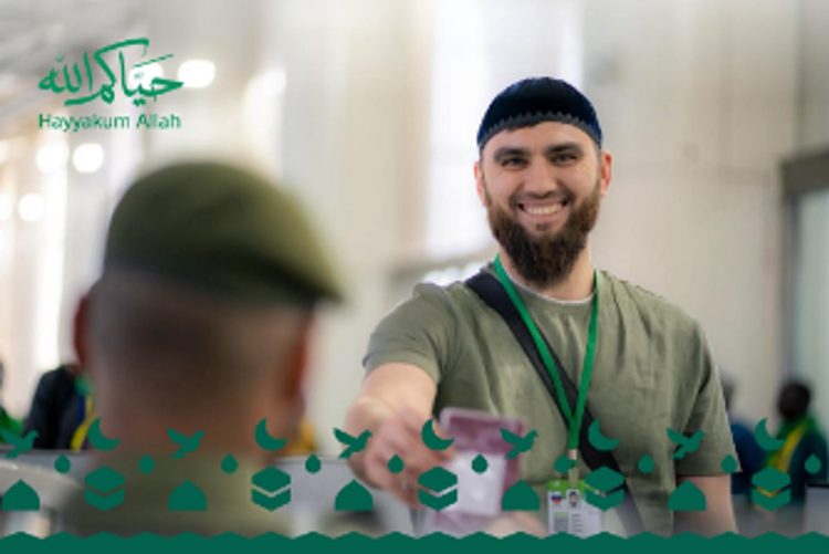 جوازات مطار الأمير محمد بن عبدالعزيز تستقبل أولى رحلات ضيوف الرحمن من روسيا 