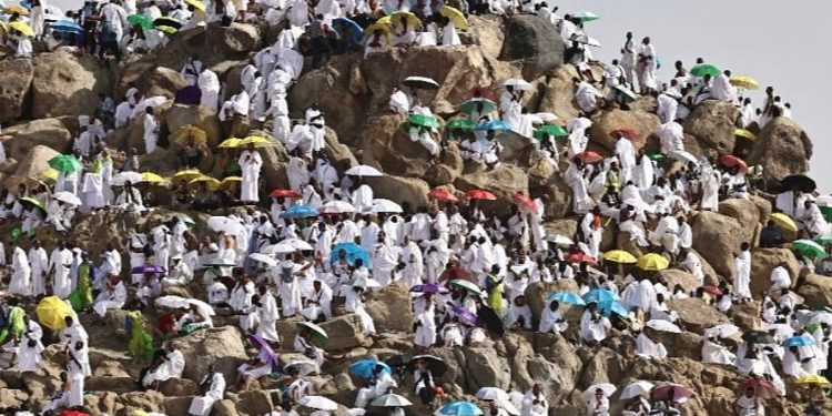 "الأرصاد" يدعو الحجاج لتجنب التعرض المباشر للشمس وانخفاض الرطوبة بعرفات