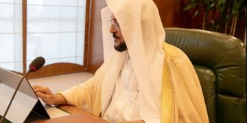 «آل الشيخ» يدشن برنامج «فقه المناسك» لتعزيز الوعي الشرعي لدى ضيوف الرحمن