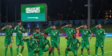 أخضر تحت 17 عامًا يتأهل إلى ربع نهائي كأس آسيا متصدرًا مجموعته