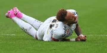 إصابة تبعد نيمار عن وديات البرازيل وتهدد مشاركته في افتتاح كأس العالم
