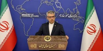 إيران تحذر من الفوضى وتوجه انتقادات لاذعة للولايات المتحدة