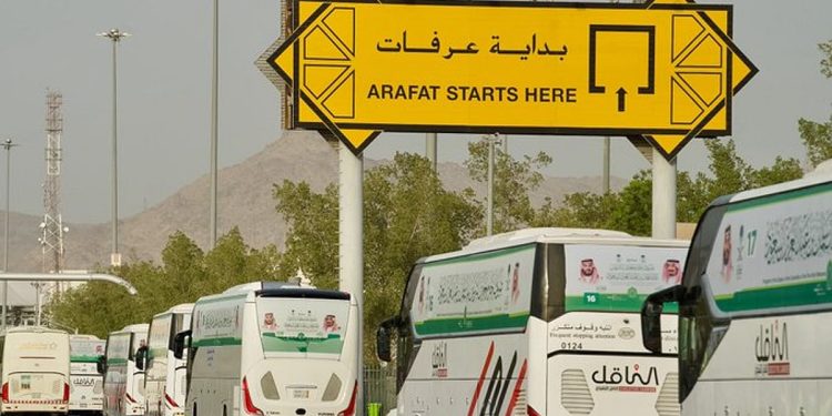 استقرار ضيوف برنامج خادم الحرمين في عرفات وسط خدمات متكاملة وأجواء إيمانية