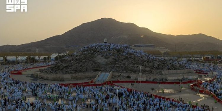 اكتمال تصعيد ضيوف الرحمن إلى عرفات في موسم حج 1447هـ بفارق ساعتين عن الموسم الماضي