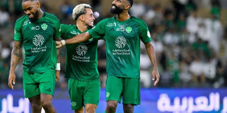 الأهلي يكسب الفتح بثلاثية في دوري المحترفين