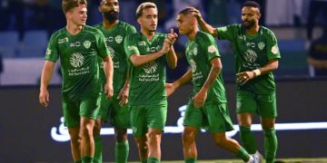 الأهلي يهزم الخليج برباعية في الجولة 34 من دوري المحترفين