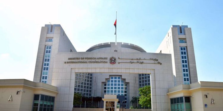 الإمارات تنفي ما يتم تداوله بشأن زيارة نتنياهو أو استقبال وفد عسكري إسرائيلي