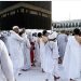 الحجاج المتعجلون يؤدون طواف الوداع بيسر وطمأنينة