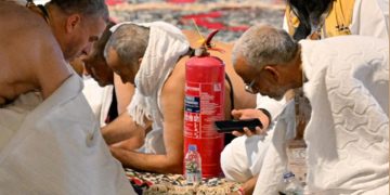 الحجاج يبدؤون جمع حصى الجمرات في مزدلفة وسط منظومة خدمية متكاملة