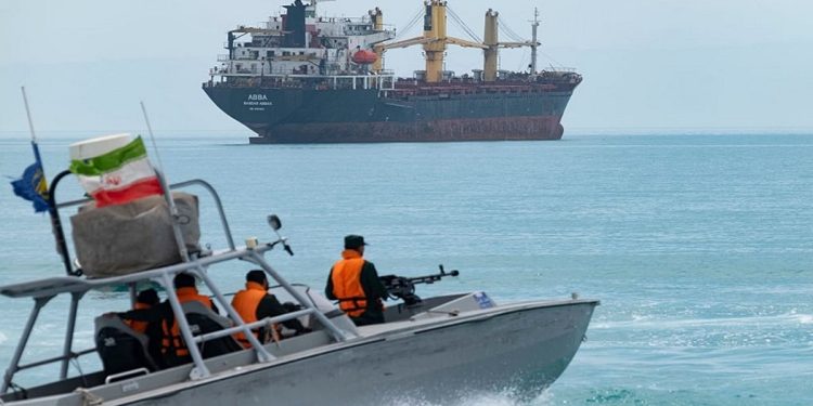 الحرس الثوري: المرور الآمن عبر مضيق هرمز سيتم فقط بإذن من إيران
