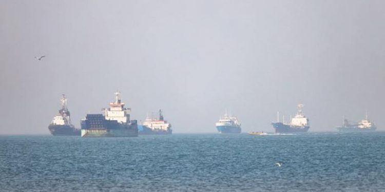 الصين تعلن تعرض ناقلة لهجوم في مضيق هرمز
