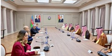المملكة وأذربيجان تبحثان تعزيز التعاون الحضري والاقتصادي في باكو