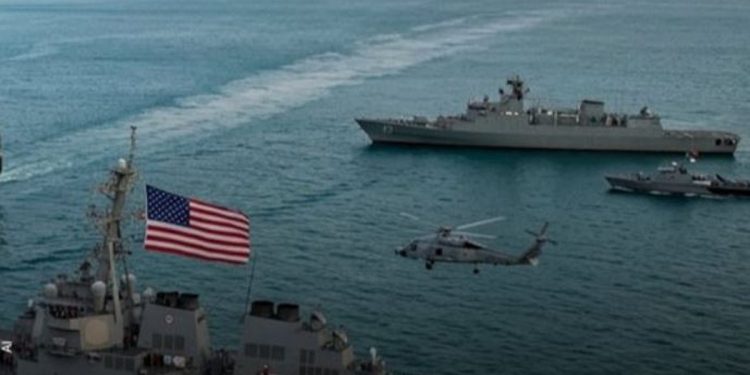 الولايات المتحدة تحذر شركات الشحن من دفع «رسوم عبور» لإيران في مضيق هرمز