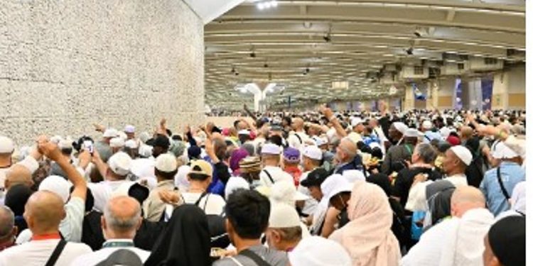 برنامج حج الطلبة الدوليين بجامعة الملك سعود يواصل رسالته العالمية بمشاركة 50 طالبًا هذا العام