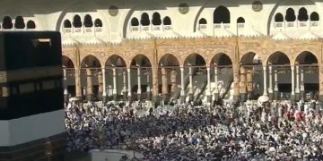 بقلوب مطمئنة وصفحات بيضاء.. ضيوف الرحمن يختتمون مناسك الحج بطواف الوداع
