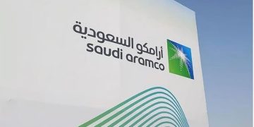 «بلومبرج»: «أرامكو» تخطط لجمع  10 مليارات دولار من صفقات عقارية