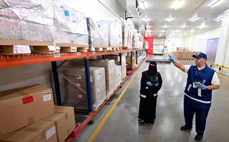 تزامنًا مع موسم الحج.. "الغذاء والدواء" تفسح أكثر من 187 طن أدوية في منافذ دخول الشحنات الطبية