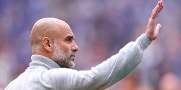 جوارديولا يغادر مانشستر سيتي بعد 10 سنوات من الألقاب