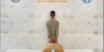 حرس الحدود بعسير يقبض على يمني لتهريبه 20 كيلوجراما من القات المخدر