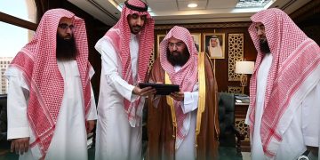 رئيس الشؤون الدينية يدشّن صفحة المزايا والخصومات لمنسوبي المسجد النبوي