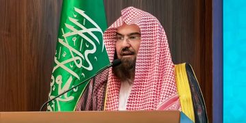 رئيس الشؤون الدينية يدشّن نظام الاتصال السحابي لإجابة السائلين بالمسجد الحرام