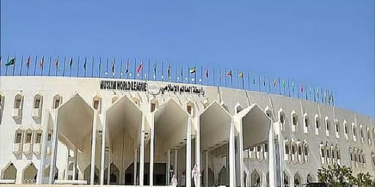 رابطةُ العالم الإسلامي تُدين الهجومَ الذي استهدف مدينةَ السمارة المغربية