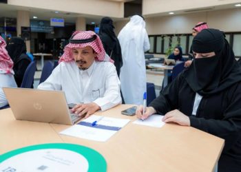 زوجان يحولان قلق أسر أطفال السكري إلى ابتكار تقني بجامعة القصيم