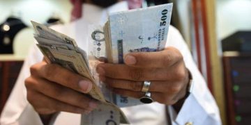 سعر الريال السعودي مقابل الجنيه المصري والعملات العربية اليوم الأربعاء 19-11-1447