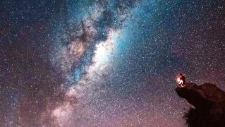 سماء العرب تدخل ذروة رصد درب التبانة في مايو