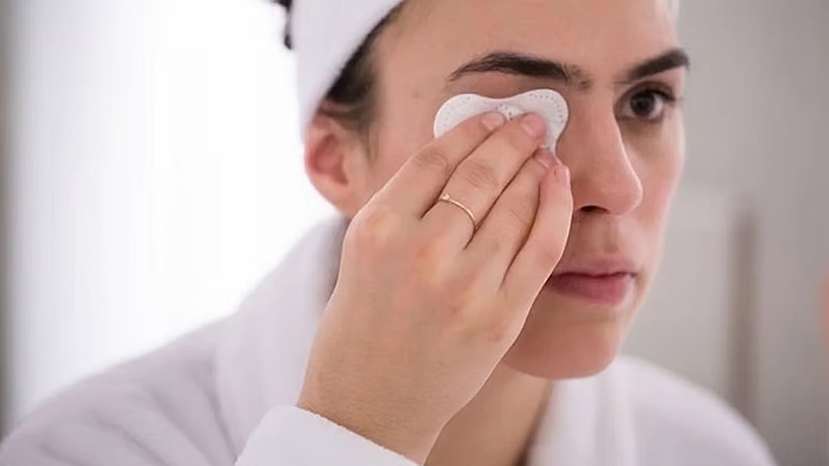 طبيبة: 4 ضوابط لشراء واستخدام منتجات التجميل