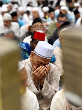 لحظات إيمانية في المسجد النبوي.. تلاوة ودعاء في أجواء من السكينة