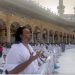 لحظات روحانية.. حجاج بيت الله الحرام يعيشون مشاعر مؤثرة بعد طواف القدوم