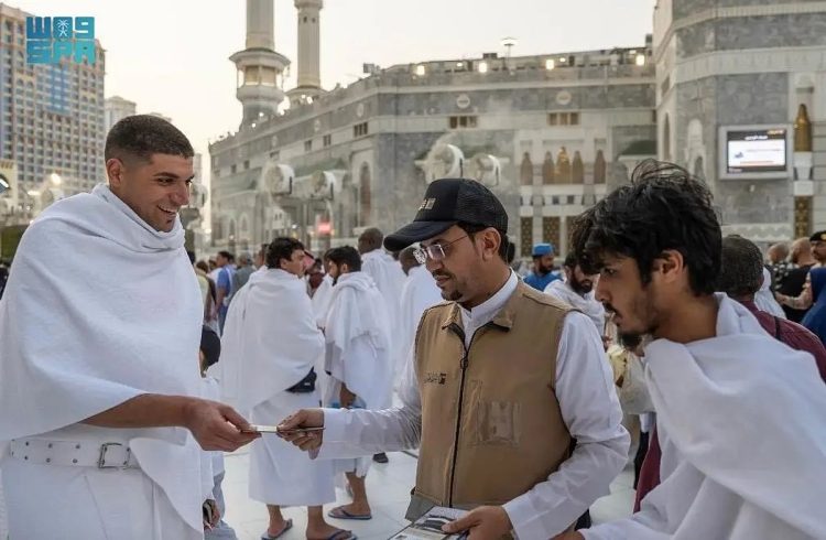 منع الافتراش والنوم داخل المسجد النبوي.. توجيهات من «شؤون الحرمين» للزوار