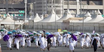 وزارة الحج تنصح ضيوف الرحمن بحمل المظلة أثناء المناسك