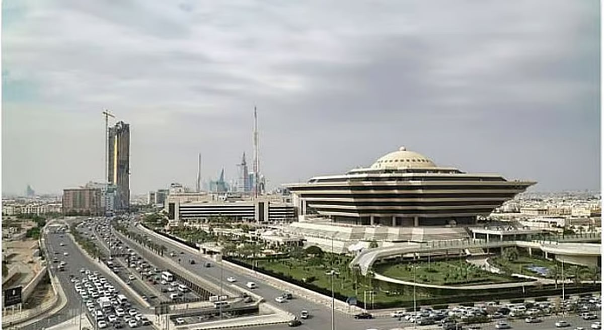 وزارة الداخلية تصدر قرارات إدارية بحق 7 مخالفين للأنظمة الحج لنقلهم 13مخالفًا