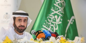 وزير الحج والعمرة يبحث مع ممثلي عدد من الشركات نقاط التحسين والاستعداد لموسم حج 1448هـ